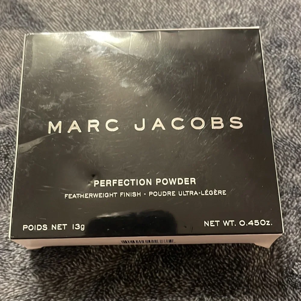 Marc Jacobs 100 Finish Lines Perfection Powder